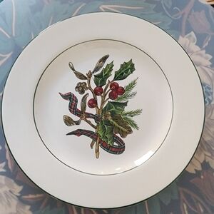 Christmas Accent Plates❄️ Set of 4 🎄 8 inch☃️